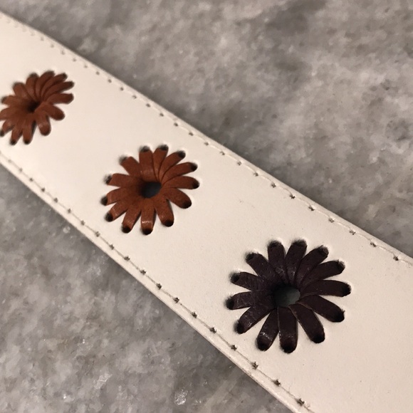 Vintage Liz Claiborne Belt Womens Medium Leather White Floral Boho Hippie Gypsy - Picture 3 of 7